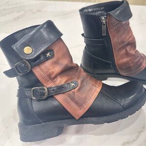 Jafa 2147 Bootie Two Tone Snap Buckle Bootie Sz 39
US 8.5